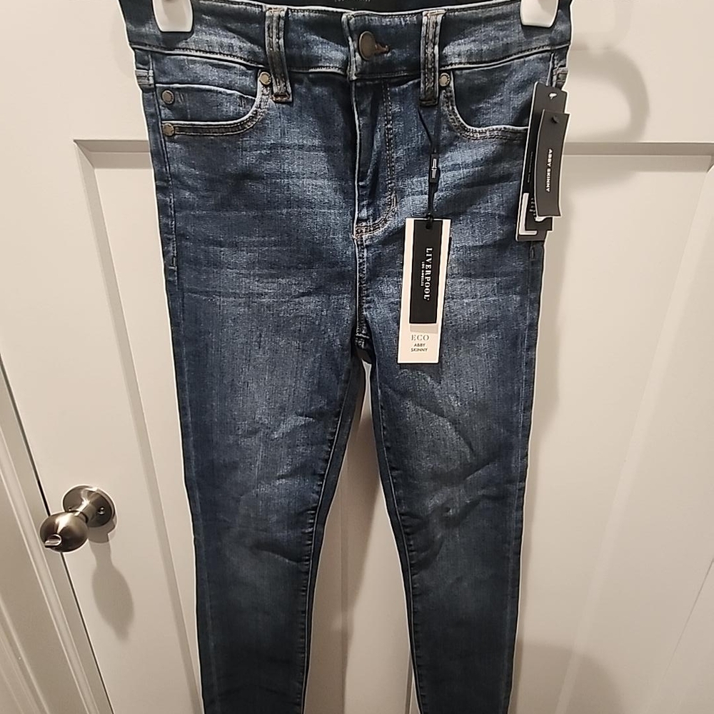 Liverpool Abby Skinny Jeans Size 2/26 Victory Wash NWT